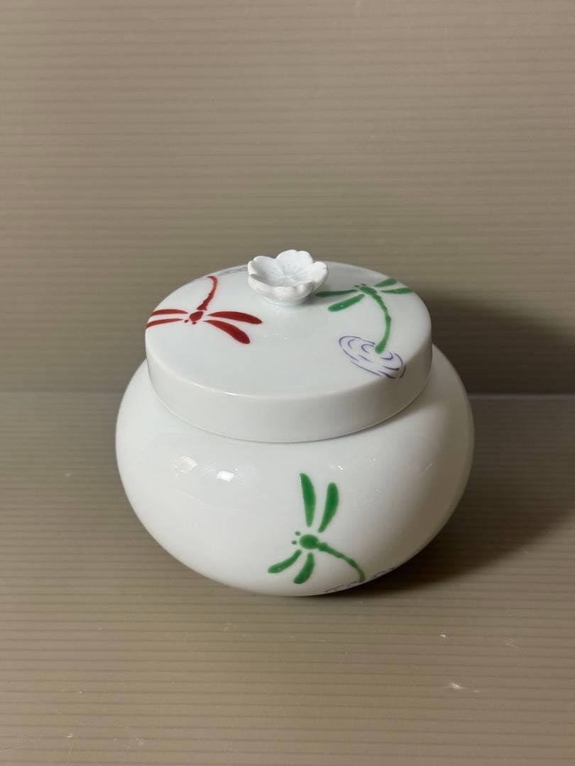 2339 有田焼　其泉　蜻蜓文　蓋物