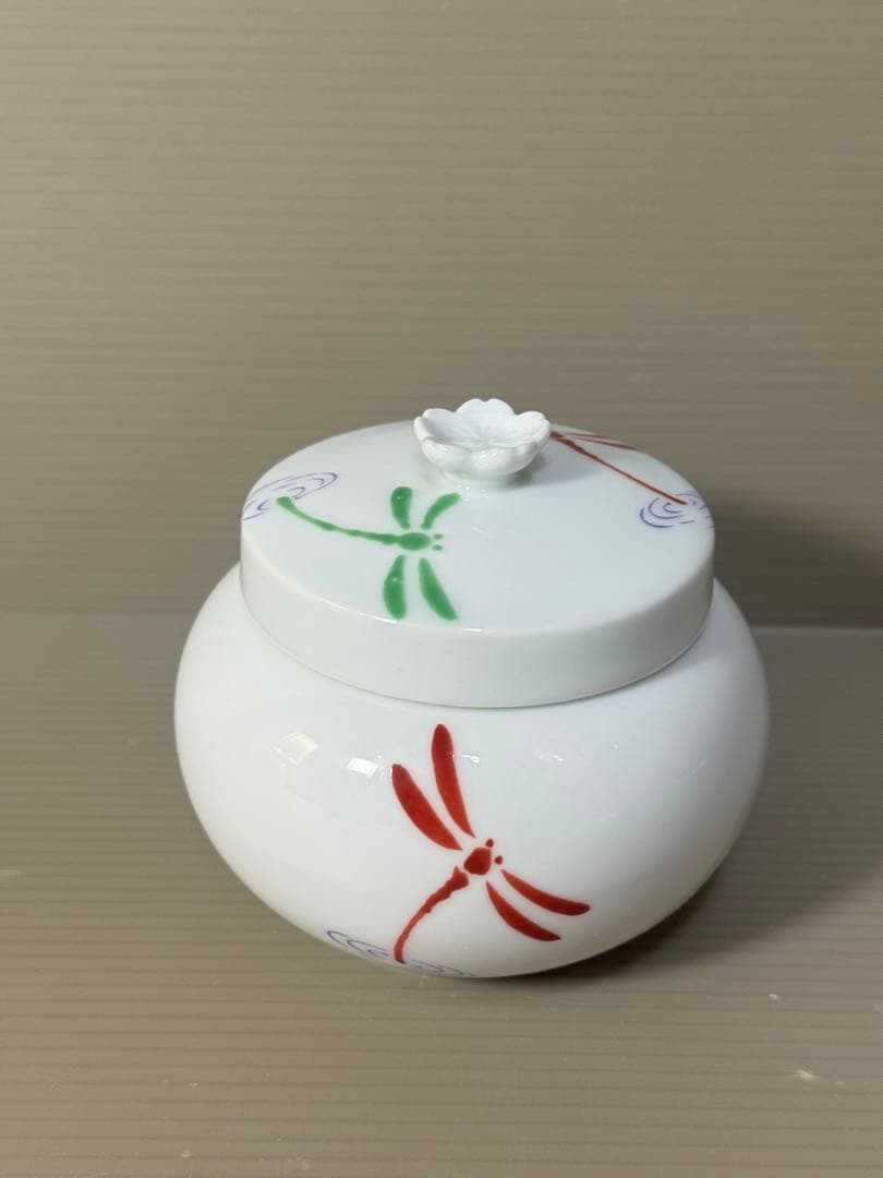 2339 有田焼　其泉　蜻蜓文　蓋物
