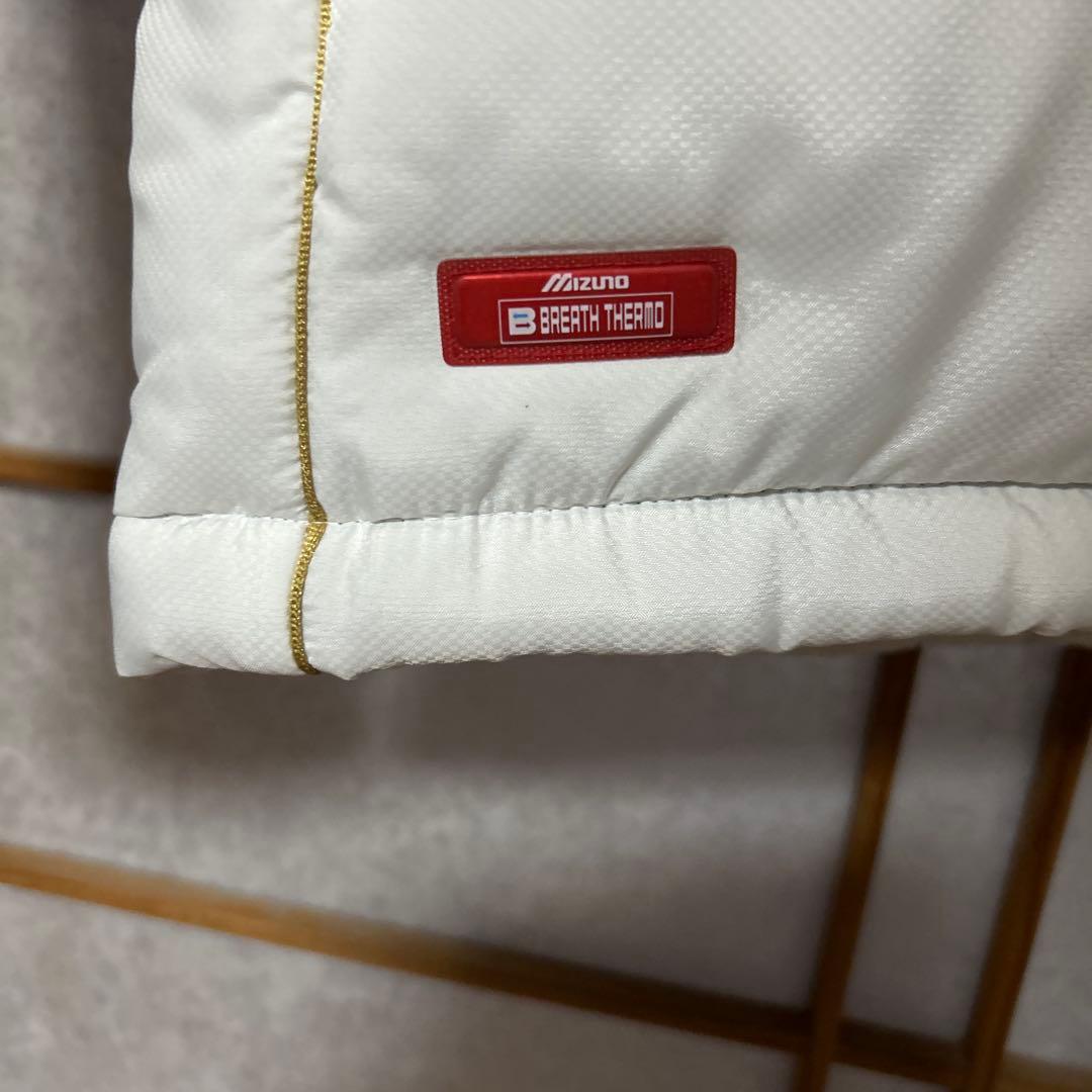 美品Mizuno ホワイト ブレスサーモ中綿ジャケット