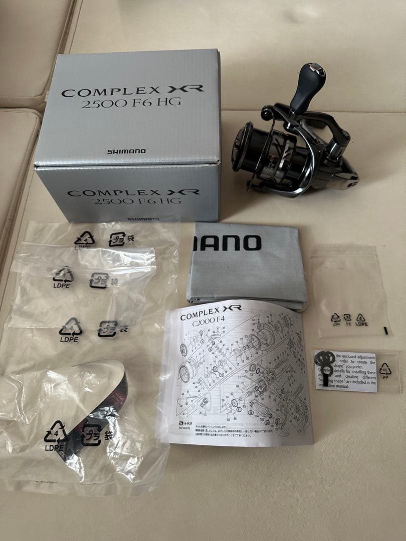 21コンプレックスXR 2500 F6 HG シマノ　スピニングリール
