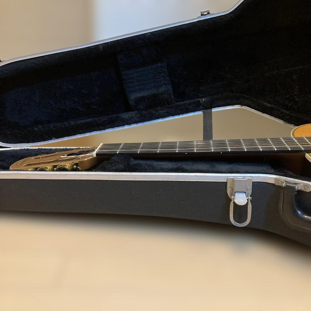 Ovation 1713 Classicギター ハードケース、弦2本付