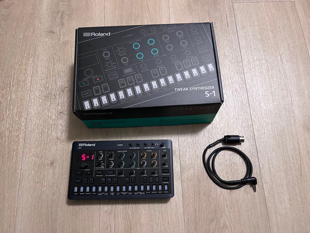 Roland S-1 TWEAK SYNTHESIZER ローランド シンセ