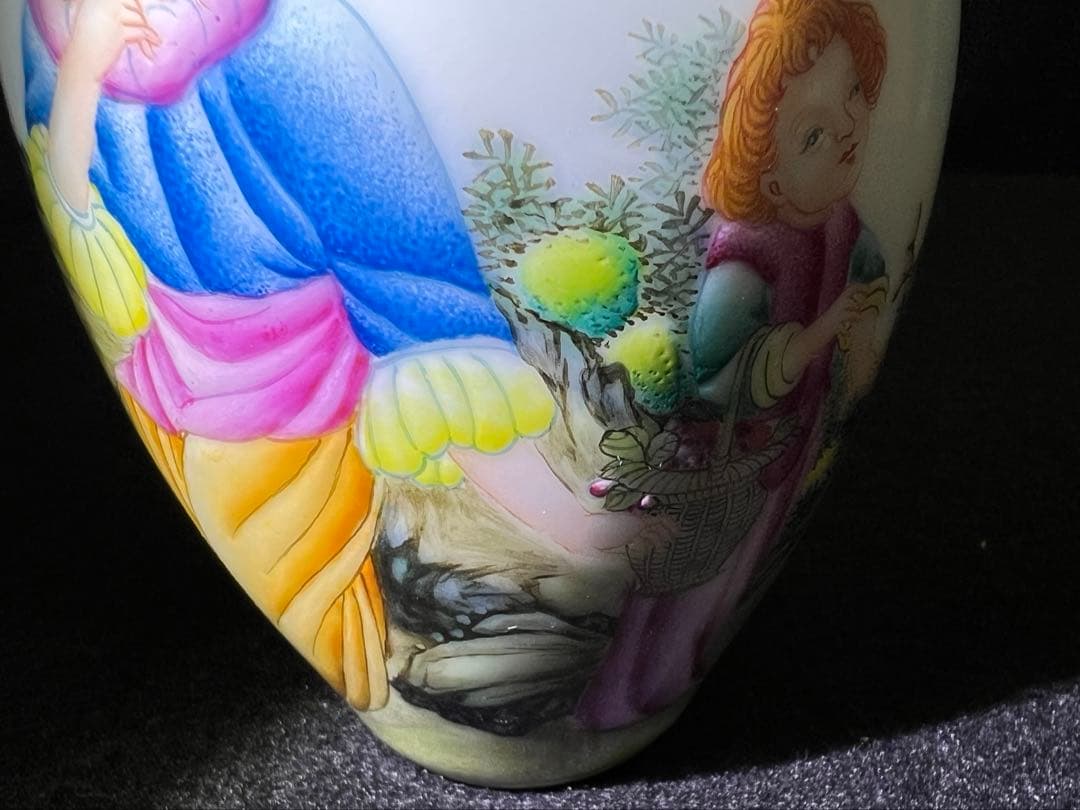 中国清時代　乾隆年製粉彩西洋人物花入　木箱付　高約13㎝　東Y8-0128☆2F