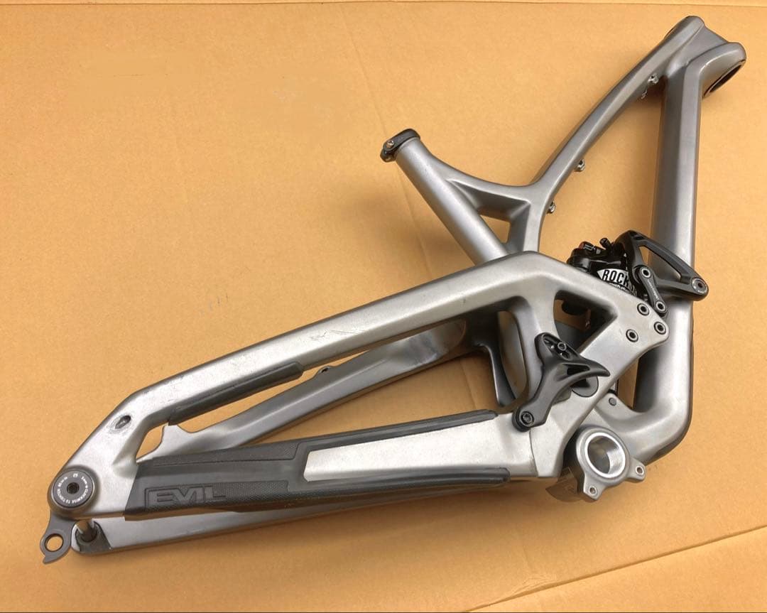 EVIL INSURGENT LB/ Sサイズ / イービル インサージェント