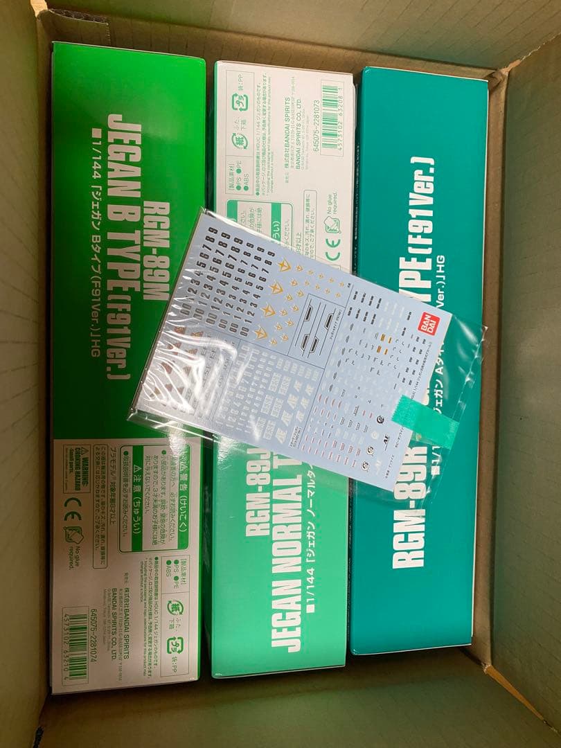 新品未組立　水転写式デカール付属　ＨＧジェガンＦ９１Ｖｅｒ.３機セット