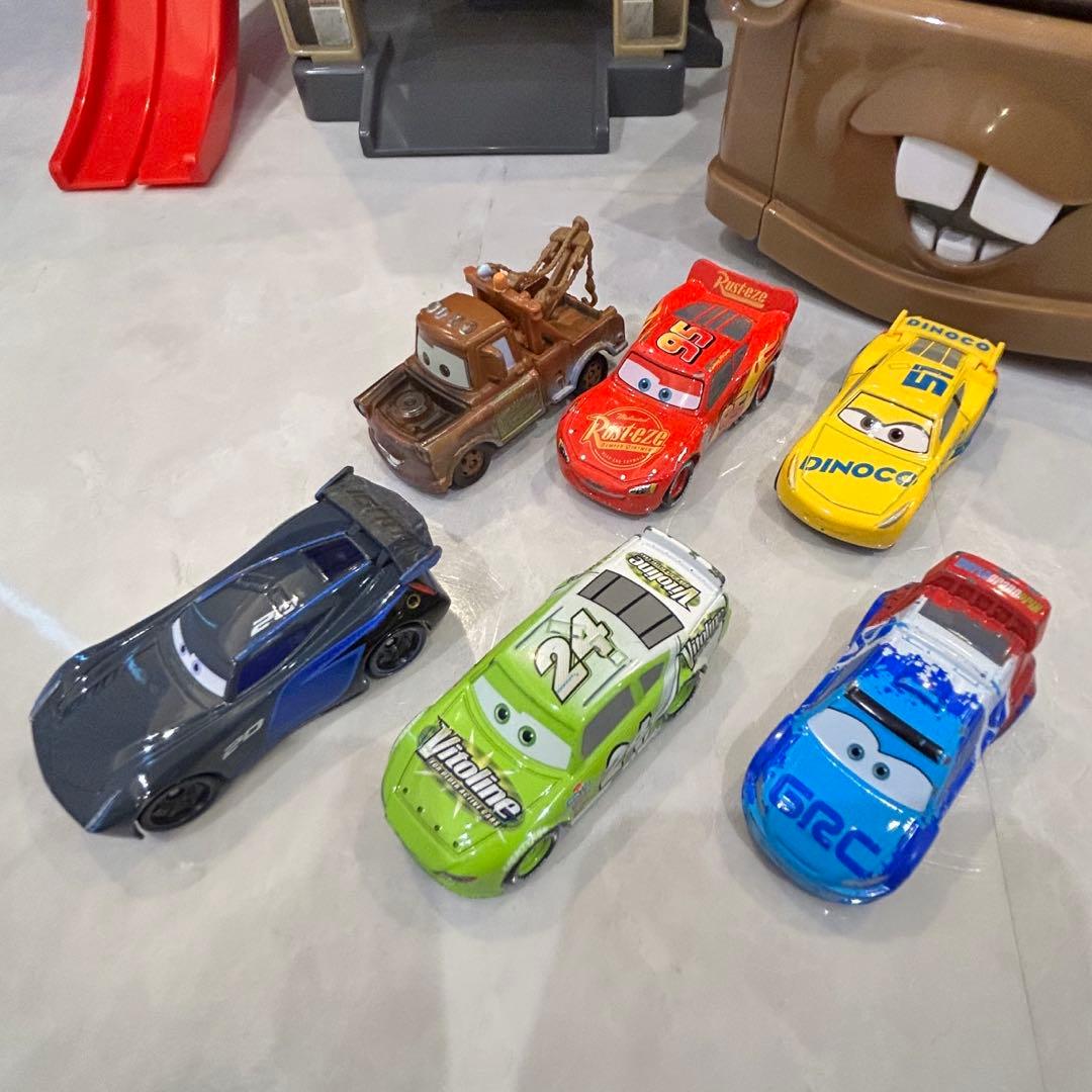 カーズ　トミカ　ミニカー　ラジエータスプリングス　コース　ディズニー　セット
