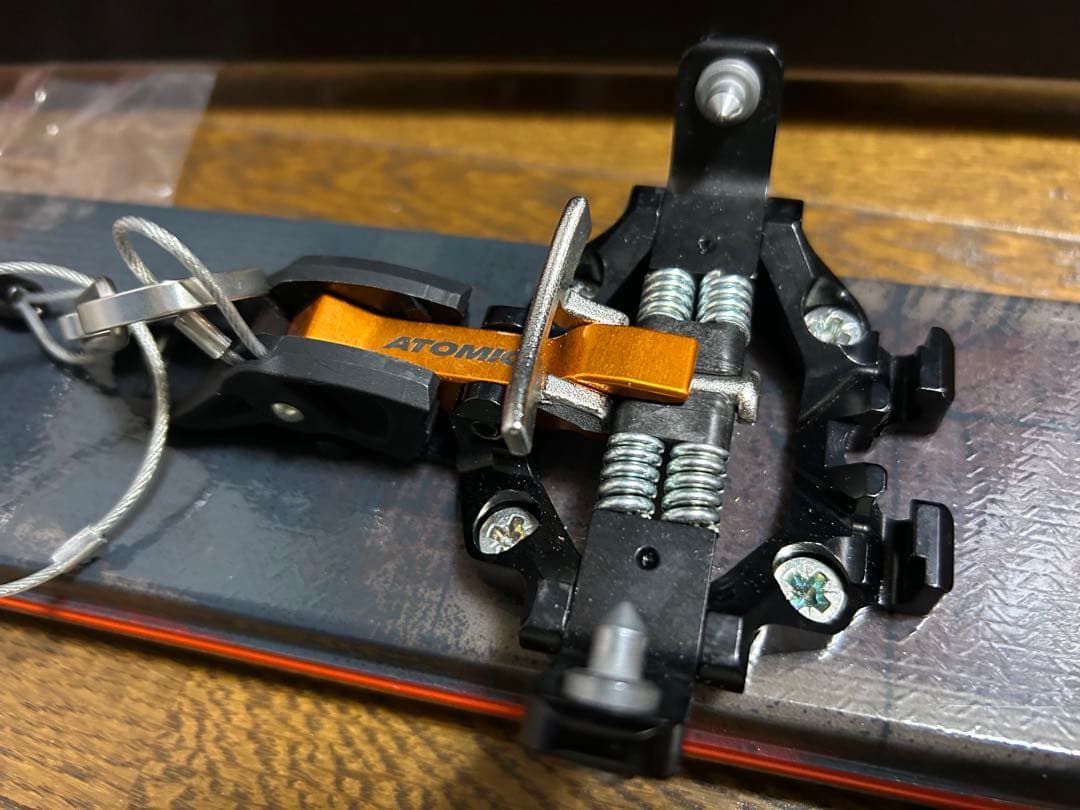 未使用新品　ATOMIC BACKLAND スキー板　ビンディング　スキン　一式