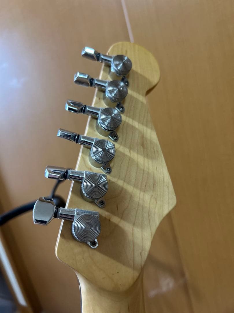 【カスタム】エレキギター左利きストラトタイプ