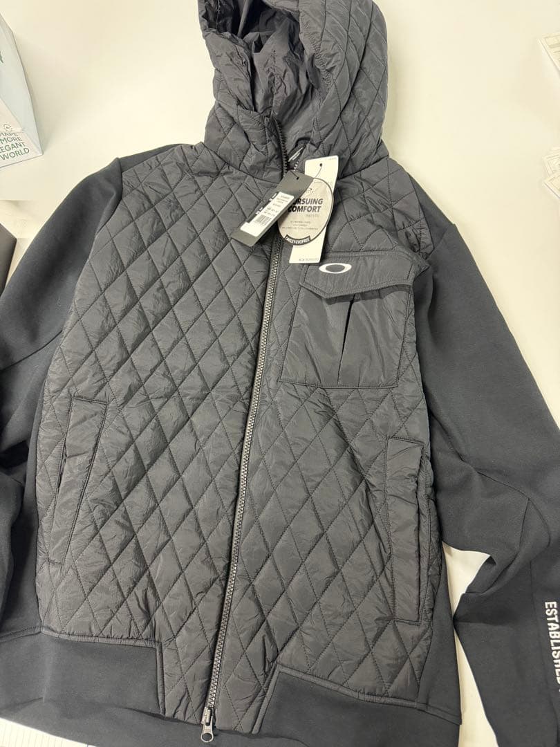 @*6様 新品 オークリー ゴルフウェア HYBRID PUFF フリースジャケ