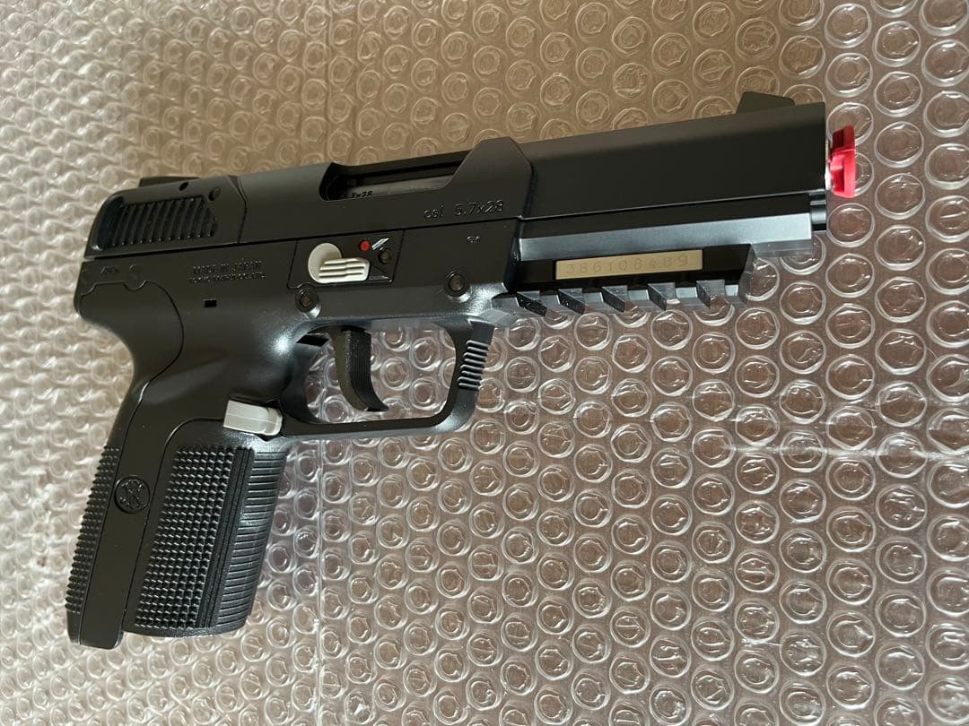 東京マルイ　FN5-7 ファイブセブン　ガスブローバック　純正ガンパワーガス付き