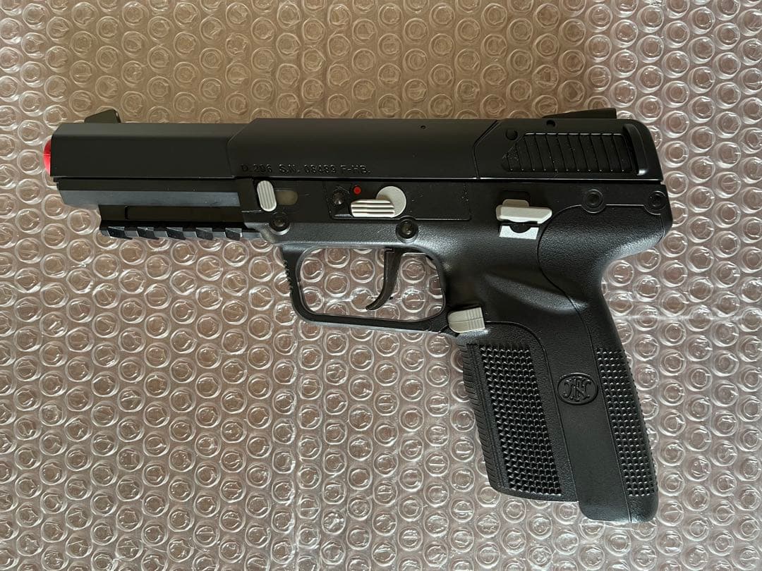 東京マルイ　FN5-7 ファイブセブン　ガスブローバック　純正ガンパワーガス付き