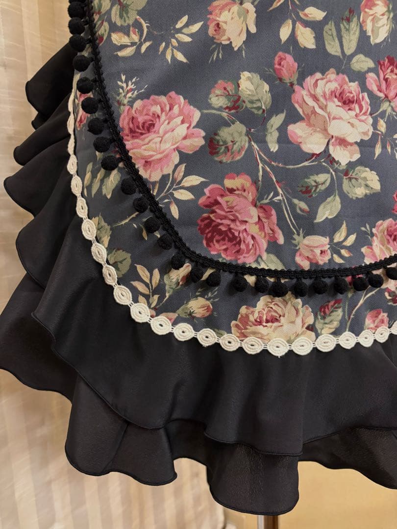 SKC　エプロン　グレーピンクバラ柄　シージョ　黒白ドット　黒フリル