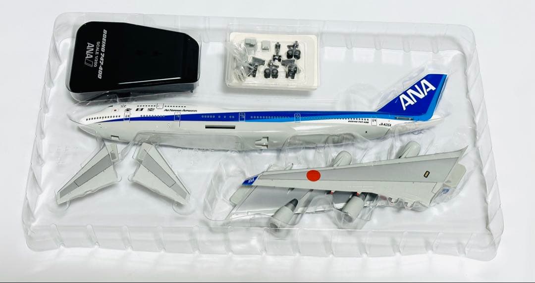 全日空商事　1/200 ANA B747-400 NH20005