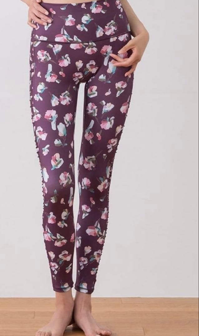 【美品♡Mサイズ】sukalaレギンスローズプリント