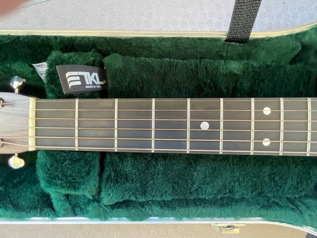 Martin D-28 、2020年製、スタンダード、美品。