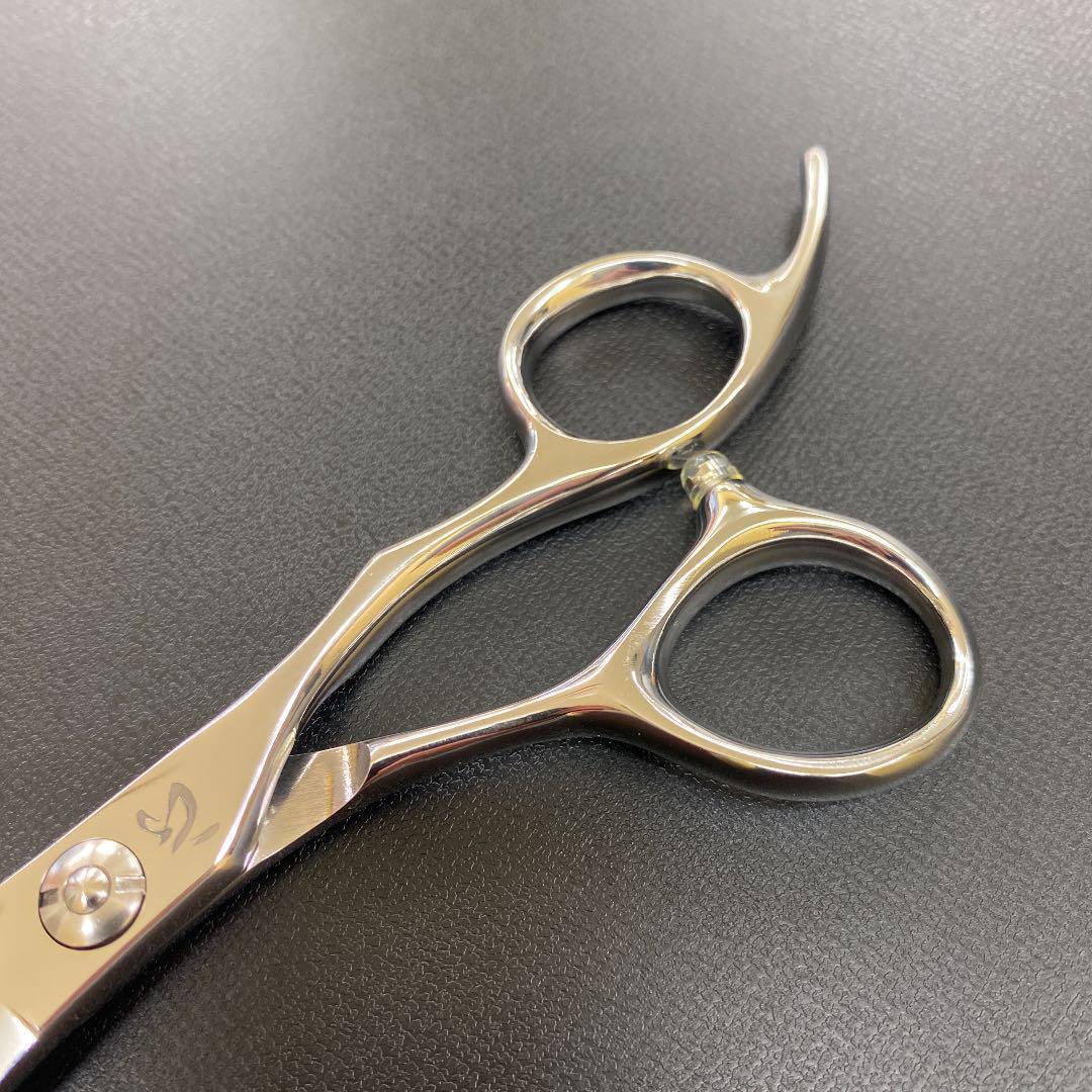 5インチシザー　おススメシザー 新品 切れ味抜群 開閉スムーズ　理美容　シザー