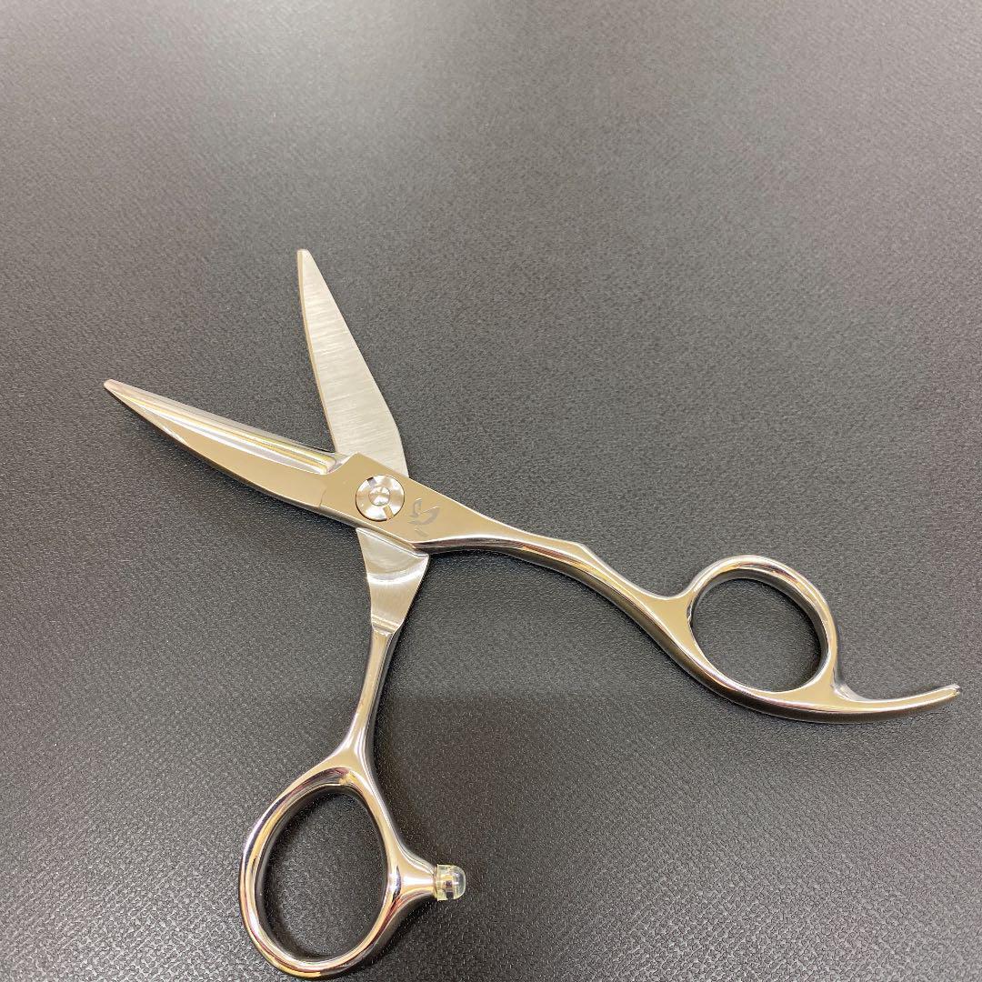 5インチシザー　おススメシザー 新品 切れ味抜群 開閉スムーズ　理美容　シザー