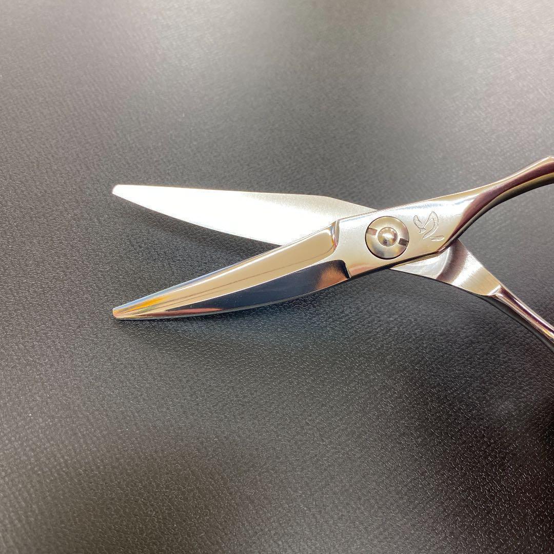 5インチシザー　おススメシザー 新品 切れ味抜群 開閉スムーズ　理美容　シザー