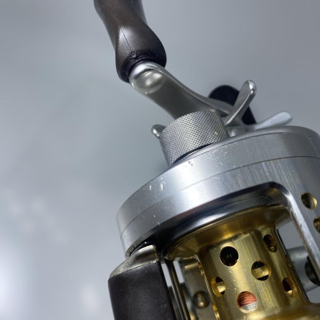 シマノ・03カルカッタコンクエスト201DＣ