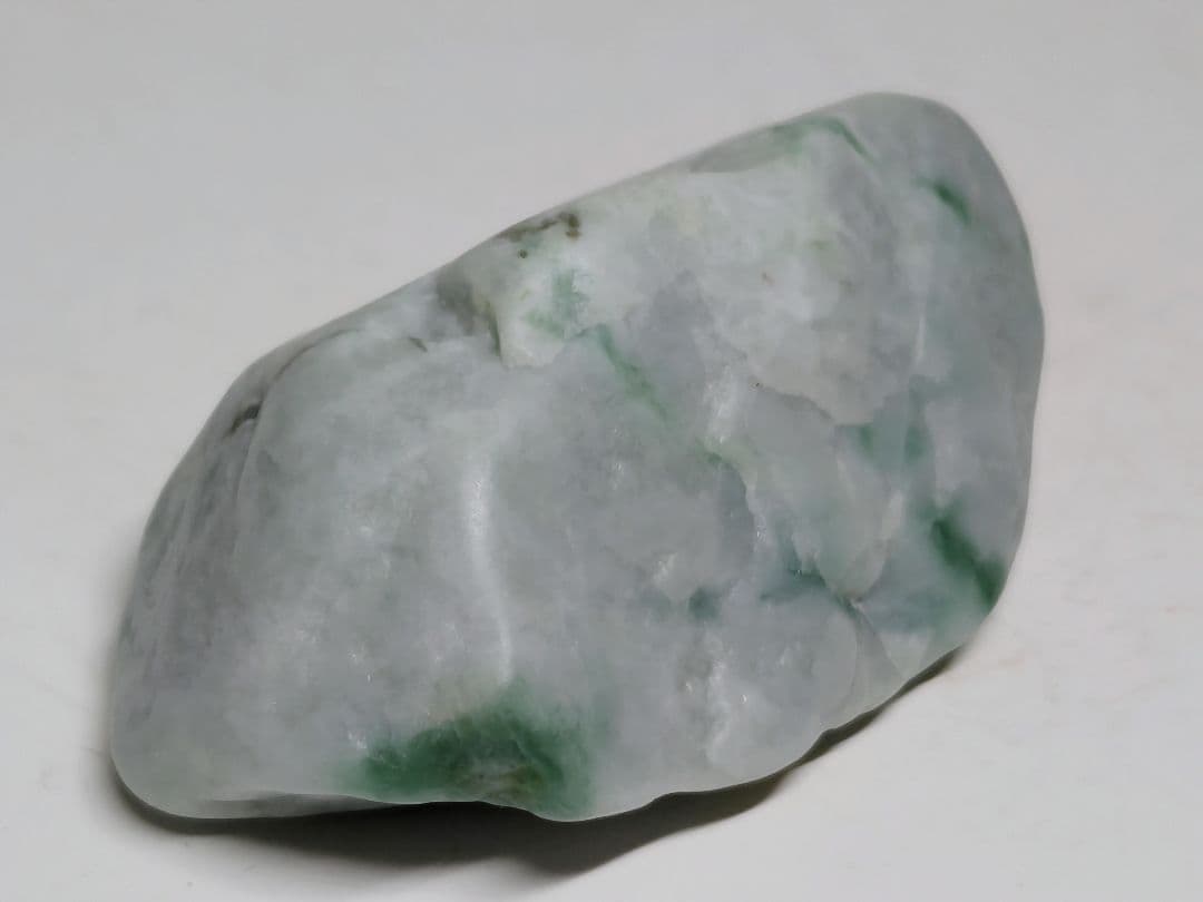 灰緑 147g 翡翠 ヒスイ 原石 鑑賞石 自然石 誕生石 鉱物 鉱石 水石