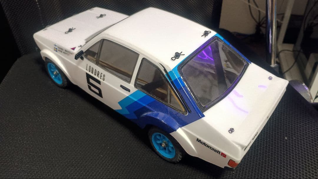 タミヤ MF-01X フォード・エスコート サーボなし 新品タイヤ付き