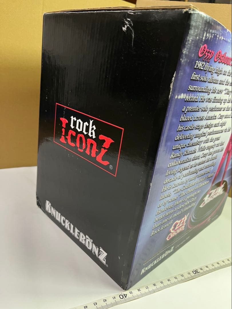 オジーオズボーン　フィギュア　ナックルボンズ社製 新品　箱に難あり