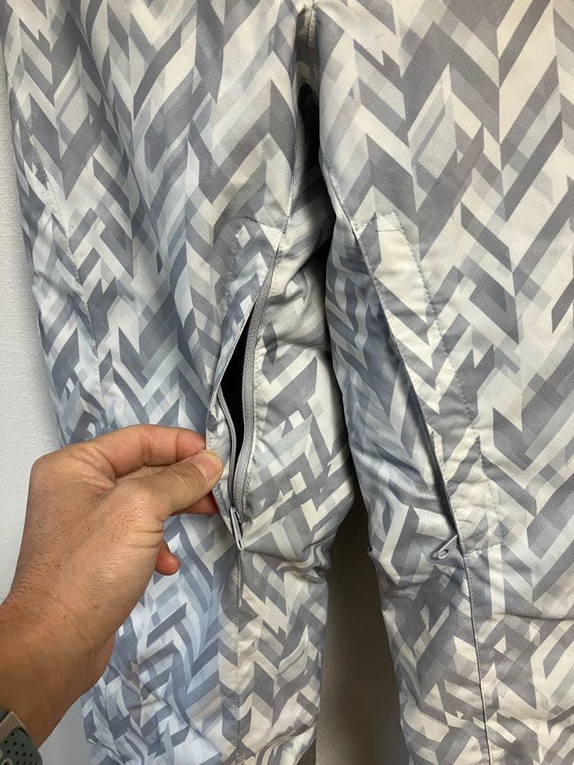 値下げ　Goldwin スキーウェア 上下セット グレー系 ヘリンボーン柄
