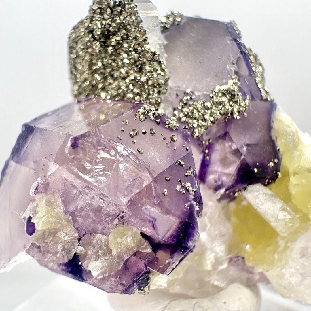 576 中国 内モンゴル産 フローライト&パイライト&クォーツ