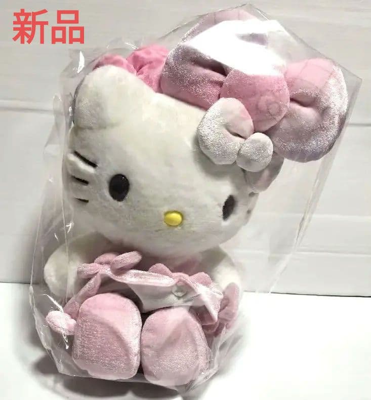 新品　ハローキティ　50周年 バースデーデザイン　 ぬいぐるみ 　サンリオ