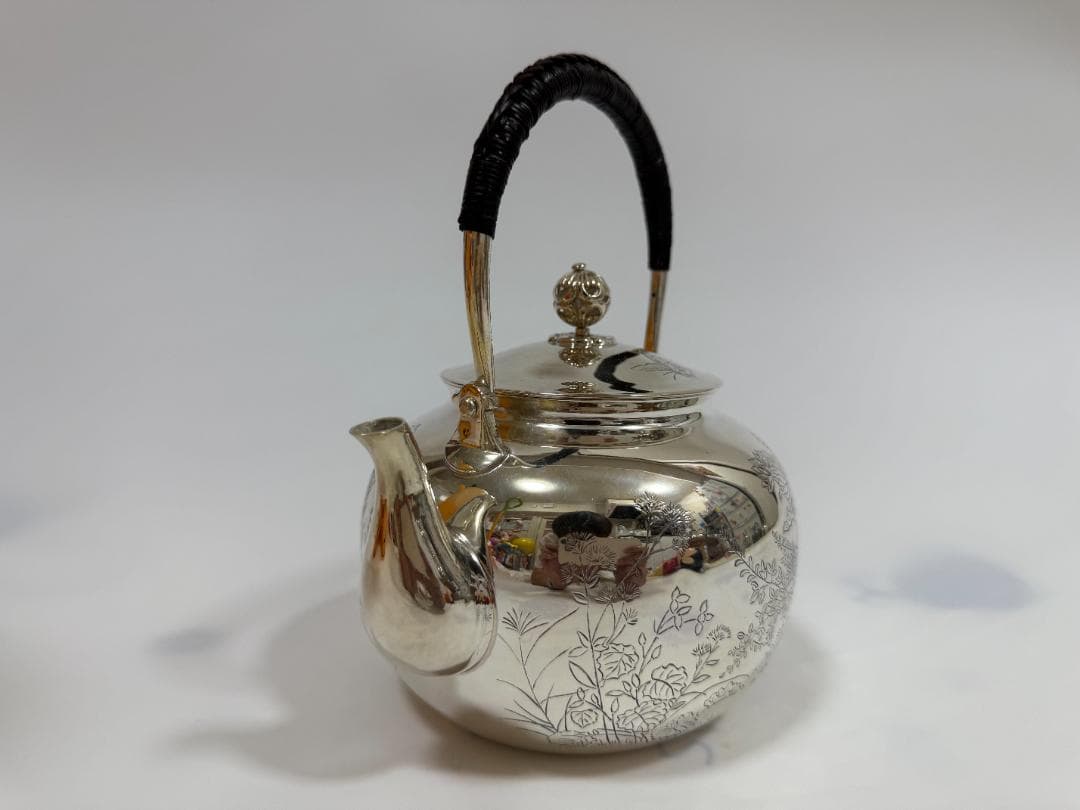 純銀製 秋草之毛彫 湯沸 銀瓶 煎茶道具