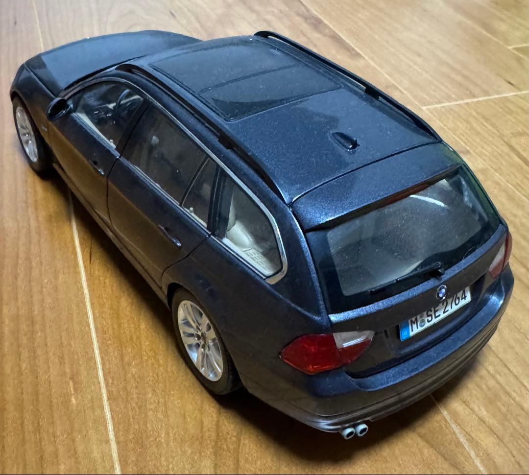 京商 1/18  3シリーズ ツーリング