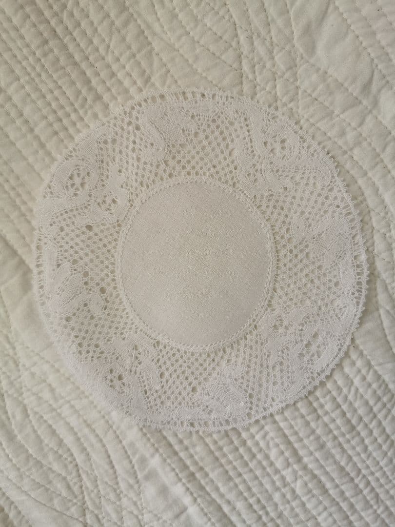 アンティーク ベルギー 透かしボビン編みレースドイリー 4羽の白鳥 フランダース