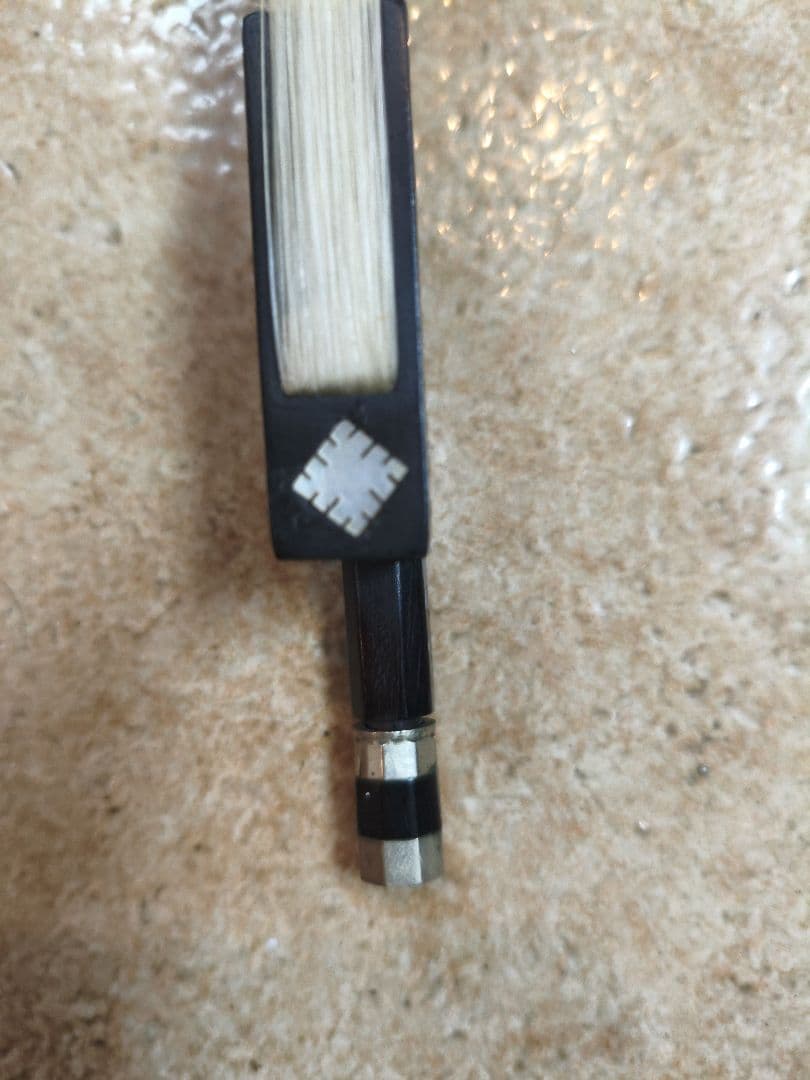 1900年代ドイツマルクノイキルヘントバイオリン 弓 4/4 盾型MOP ​