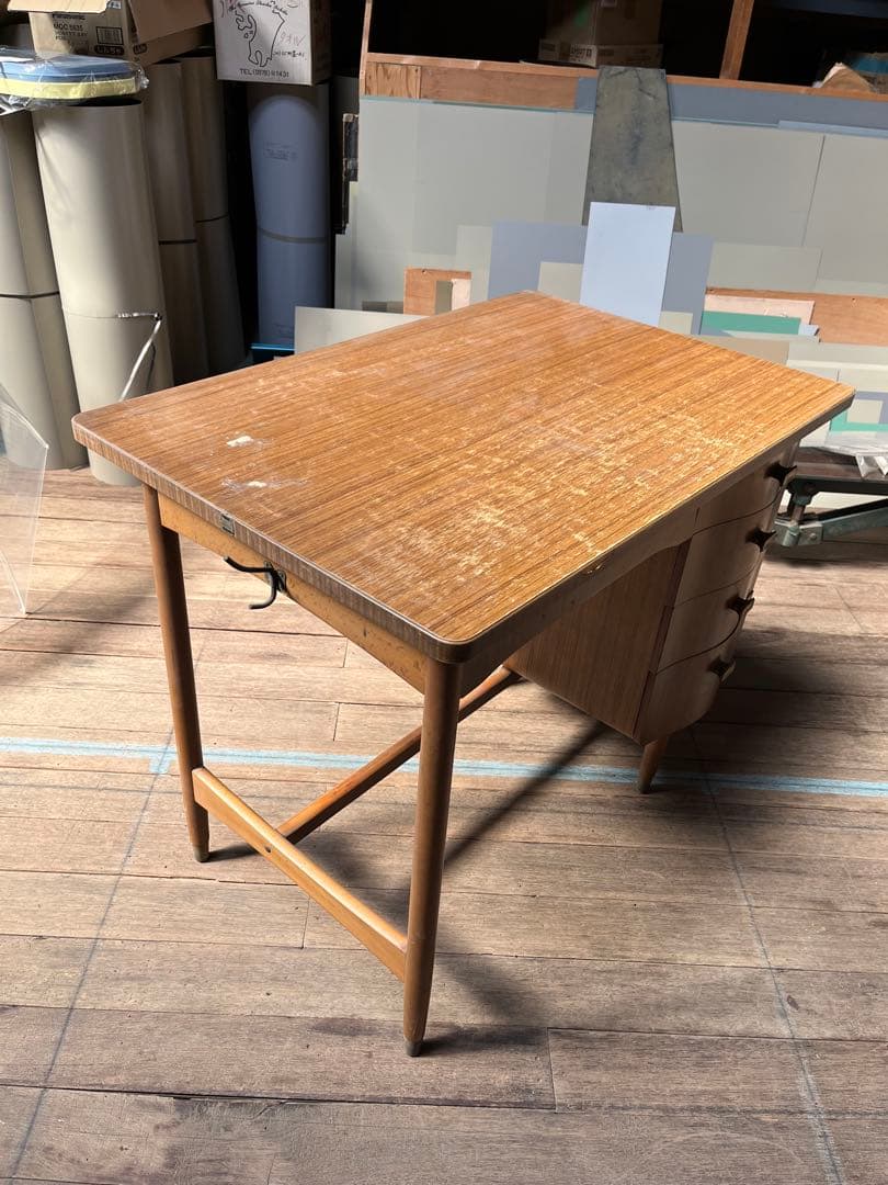 【希少】引き出しが曲線になっている机　アンティーク　レトロ