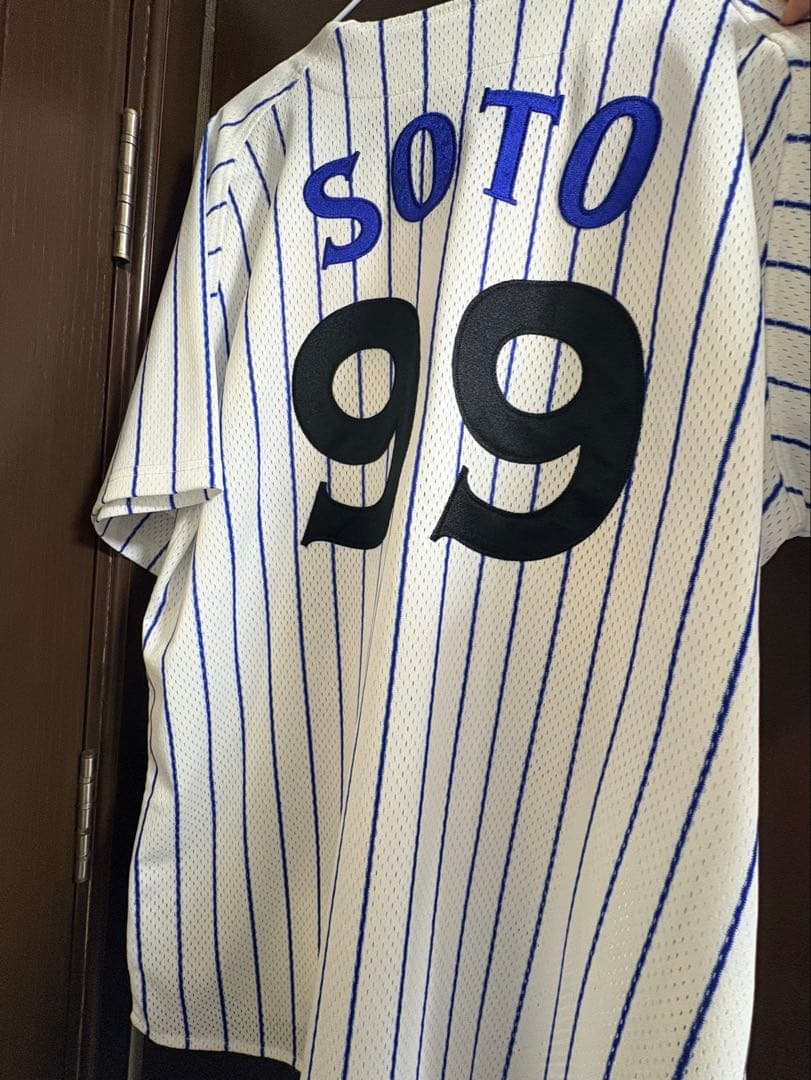 ベイスターズ復刻ユニフォーム　ソト選手