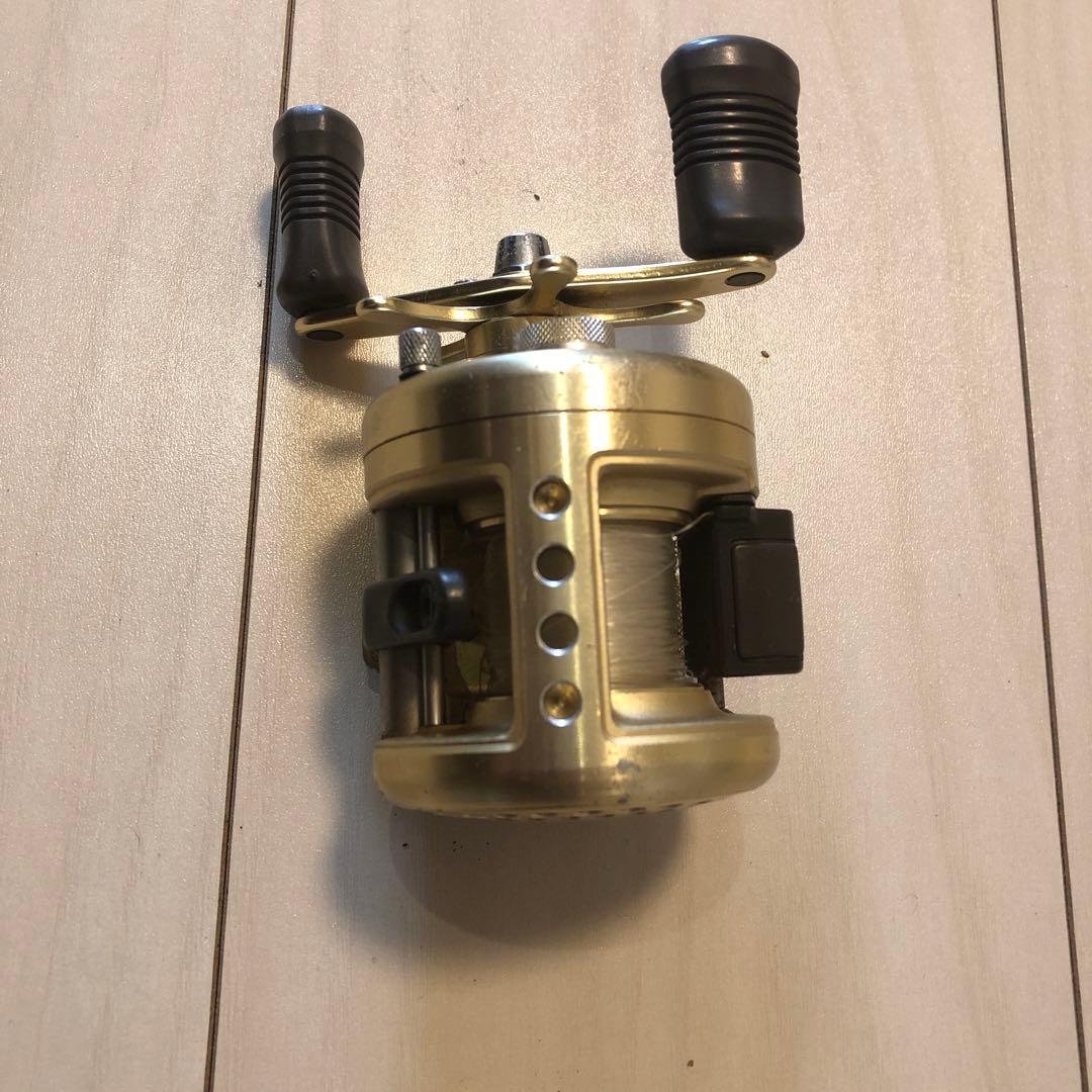 ゴールド ベイトリール ダブルハンドル