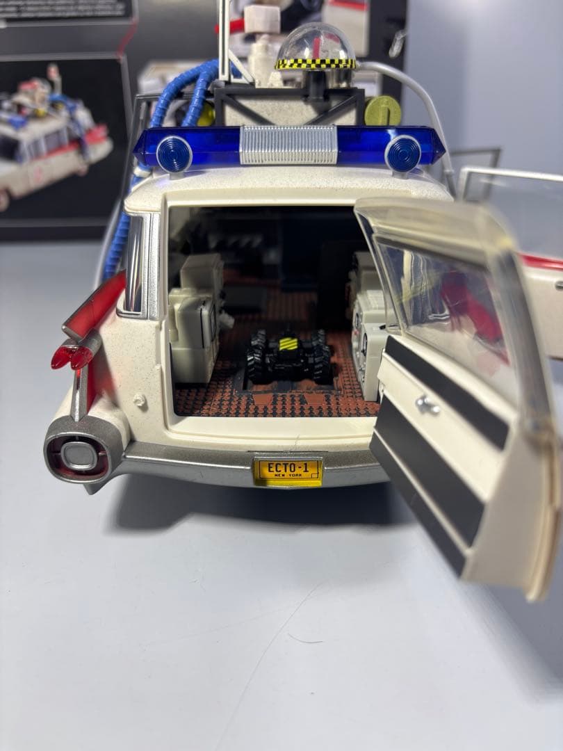 ホットトイズ ゴーストバスターズ エクト1 1/18スケール