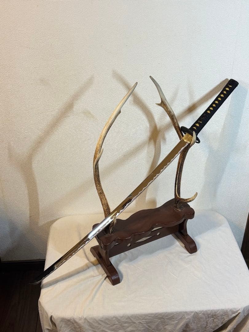 波紋模様の刀模造刀 美術刀 刀剣 武器 武具 小道具 コレクション インテリア