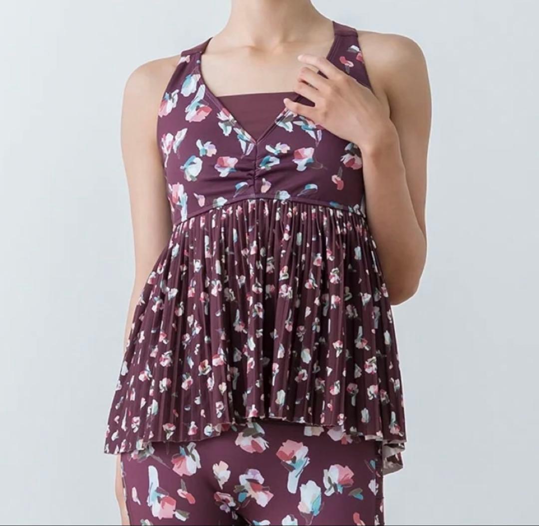 (週末限定価格)【新品未開封】SUKARA ローズプリントプリーツタンクトップ