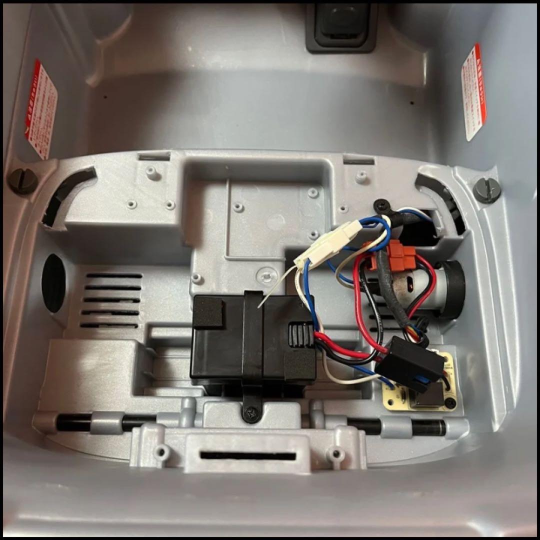 【動作確認済】アウディ 充電式　電動乗用車 Audi R8 Spyder