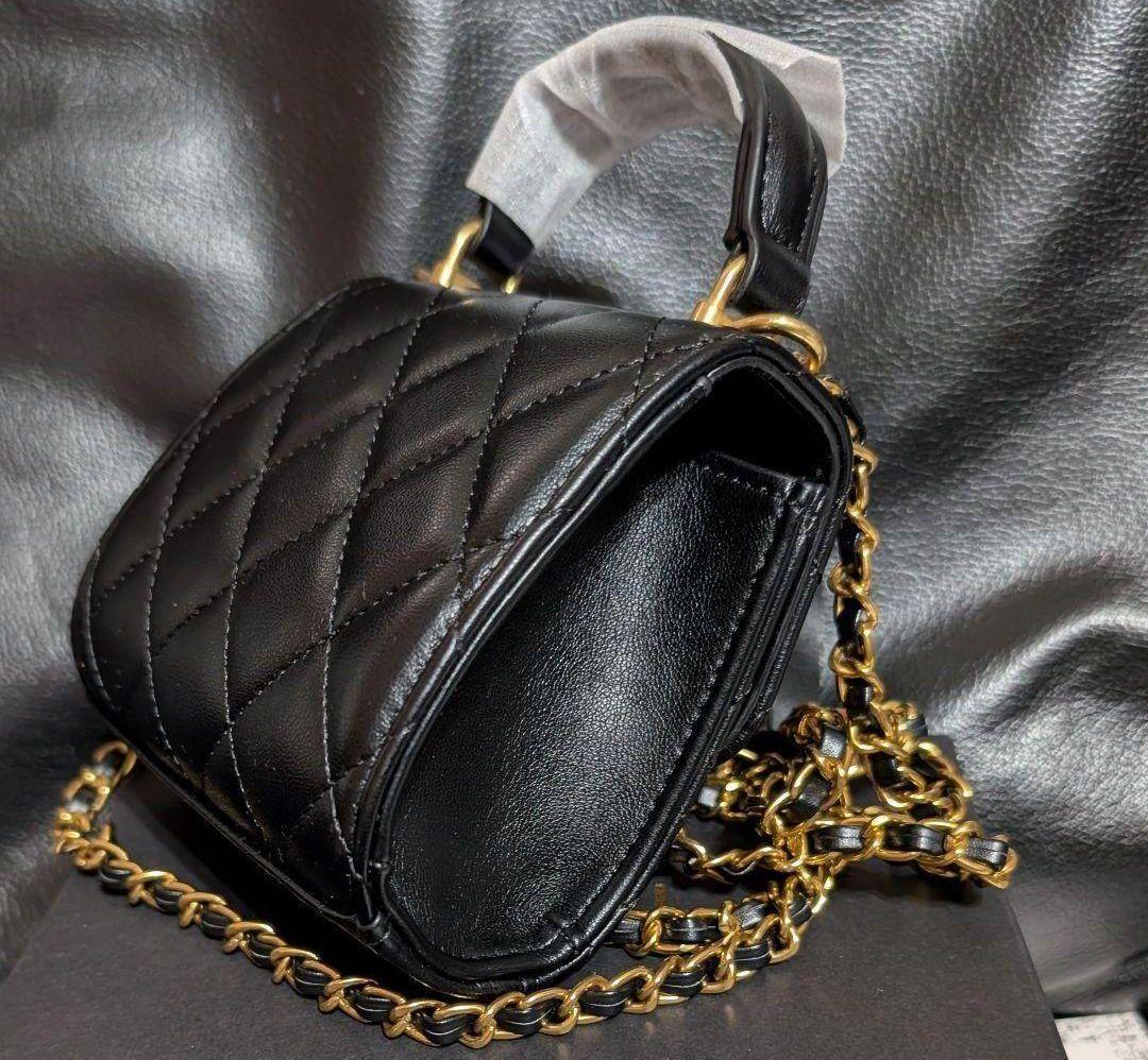 CHANELブラックキルティングショルダーバッグ ミニマトラッセ ノベルティ