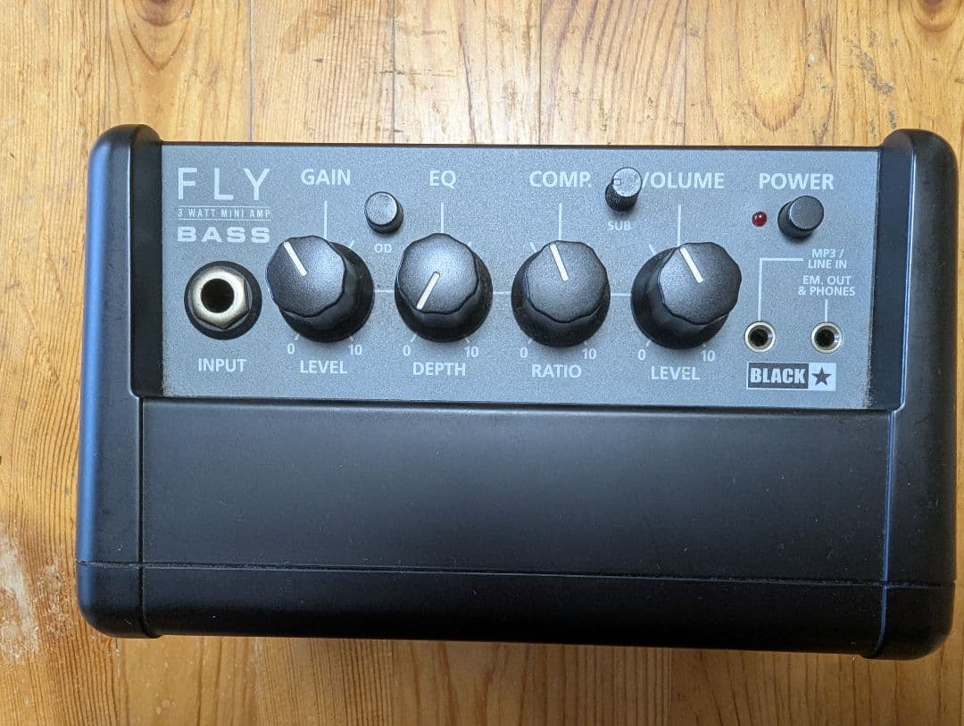 Blackstar FLY 3 BASS ベース用アンプ【別売電源アダプター付】