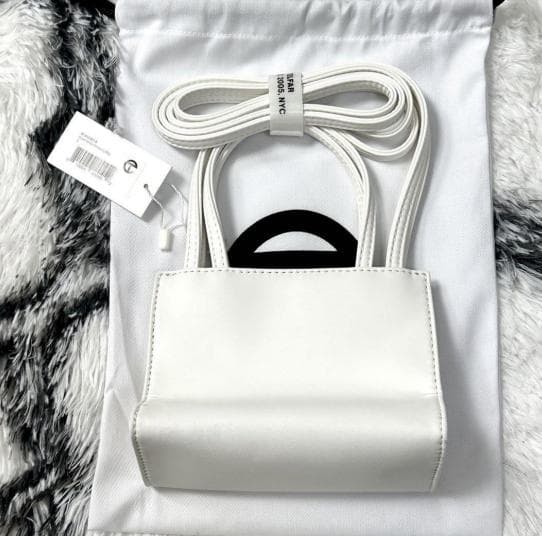 新品未使用TELEAR ホワイトショルダーバッグ