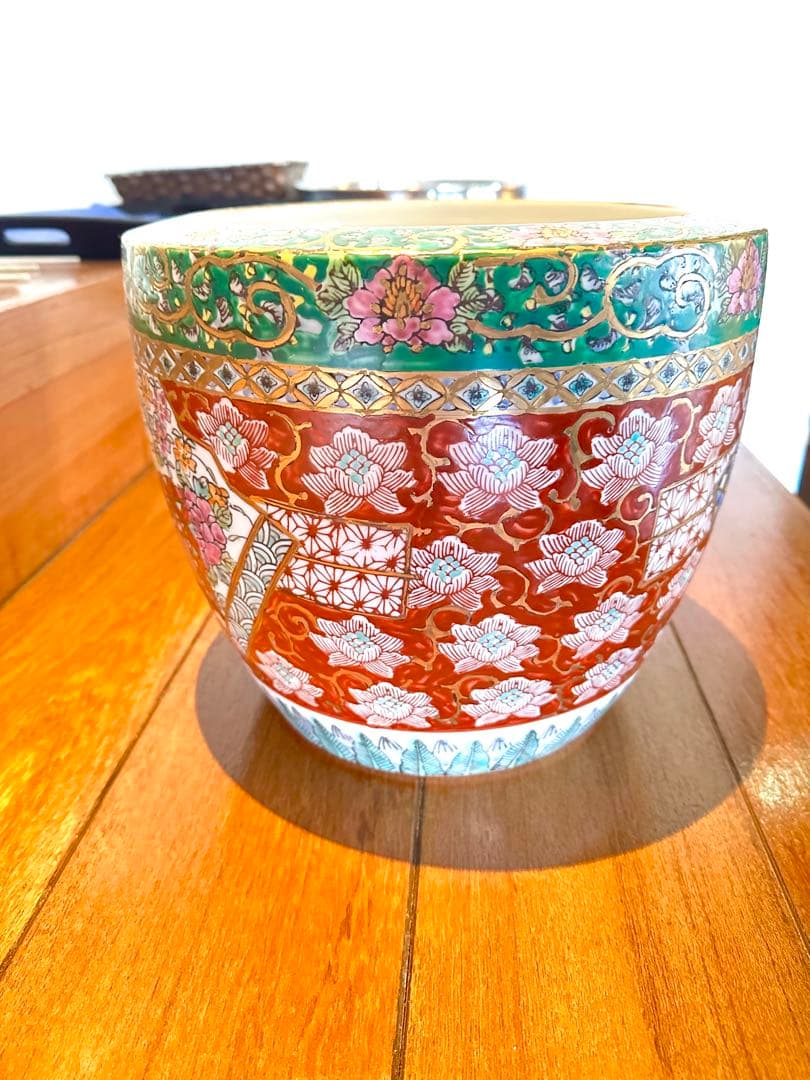 伊万里焼 多色花柄陶器製火鉢