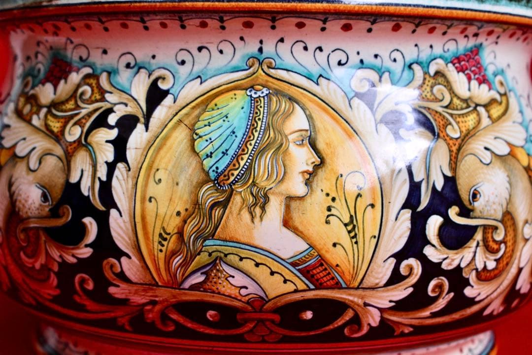 イタリア雑貨【デルータ　マヨルカ焼き　蓋付きセンターピース】