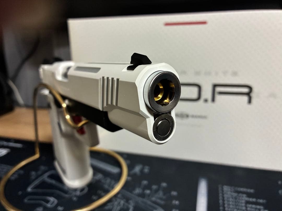 【極美品】マルイ D.O.R ホワイト＋ロングマグ付