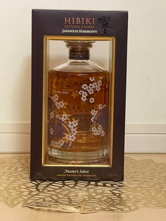 新品未開封！　サントリー響ジャパニーズハーモニー マスターズセレクト 意匠ボトル