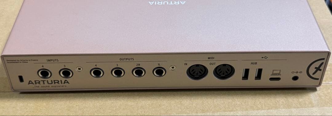 ARTURIA MINIFUSE 4 オーディオインターフェイス