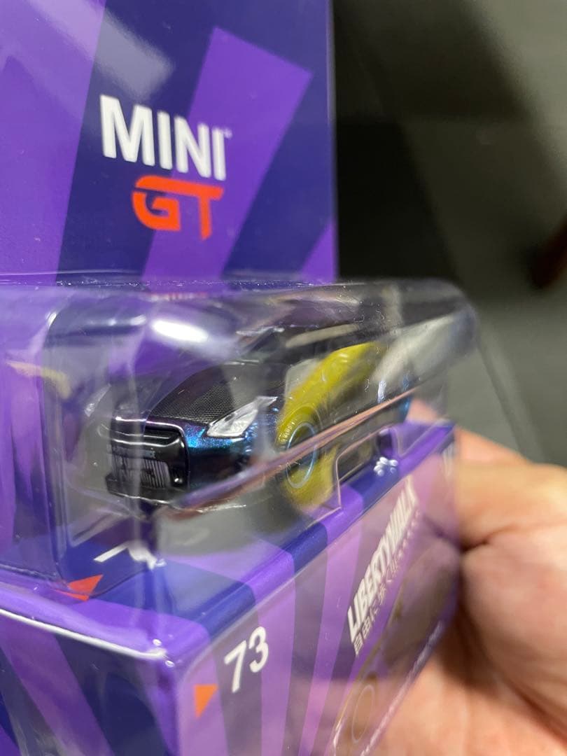 トイザらス限定MINI GT 73 LBWK Nissan GT-R R35