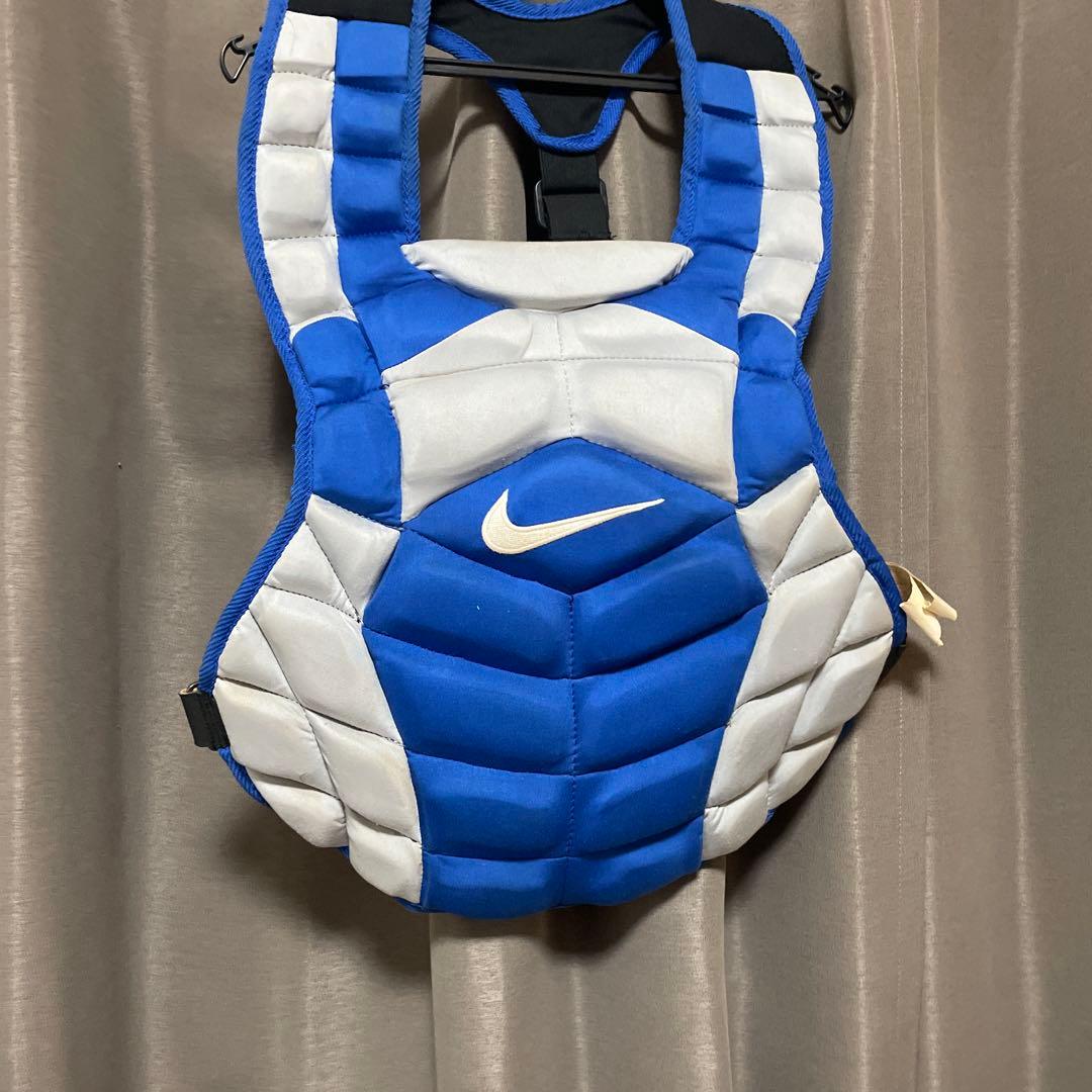 若*将様 Nike キャッチャー用プロテクター 青/白
